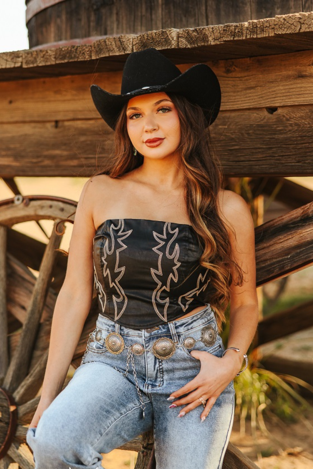 BLACK LEATHER BOOT STITCH EMBROIDER CORSET TIE BACK