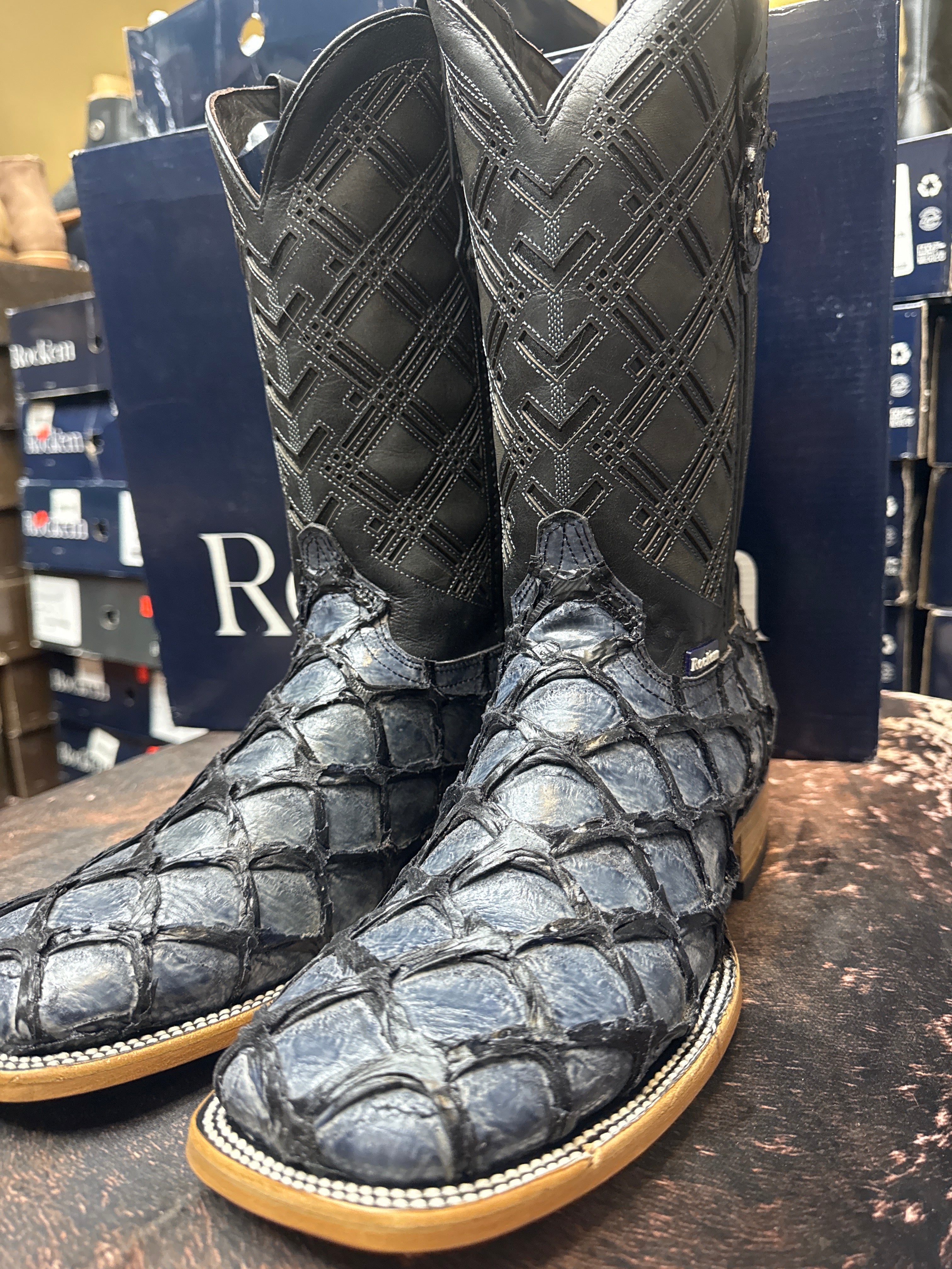 Bradley pirarucu navy